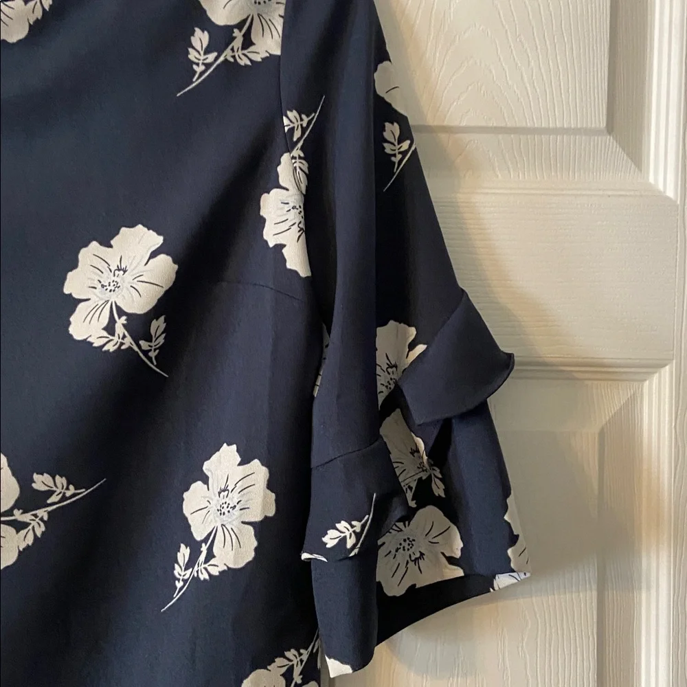 Banana Republic Navy and White Floral Dress size 4 brand new with tag length 35”